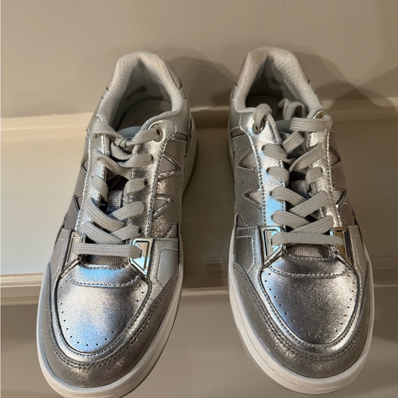Michael Kors Silver Sneakers size 8 - Picture 1 of 6